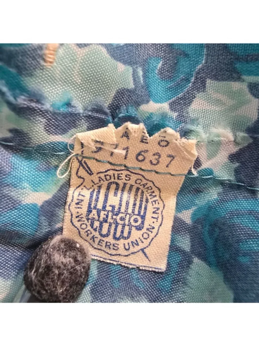 Vintage Late 1950s Blue Floral Semi-Sheer Elastic Waist Shirtdress Day Dress (M)